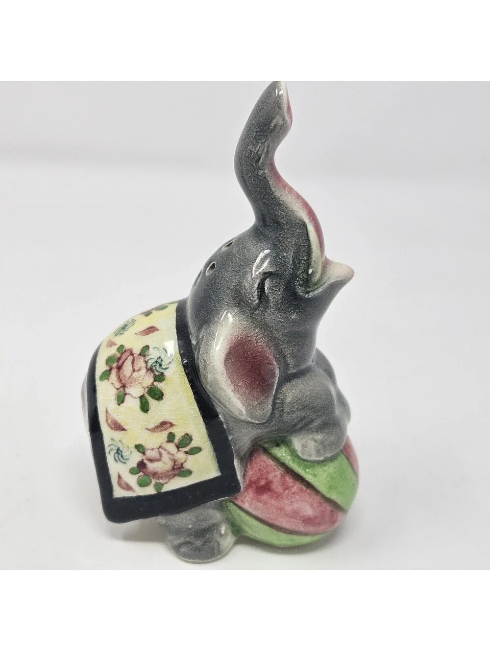 Vintage Made In Japan Porcelain Circus Elephants Salt & Pepper Shakers Trunks Up